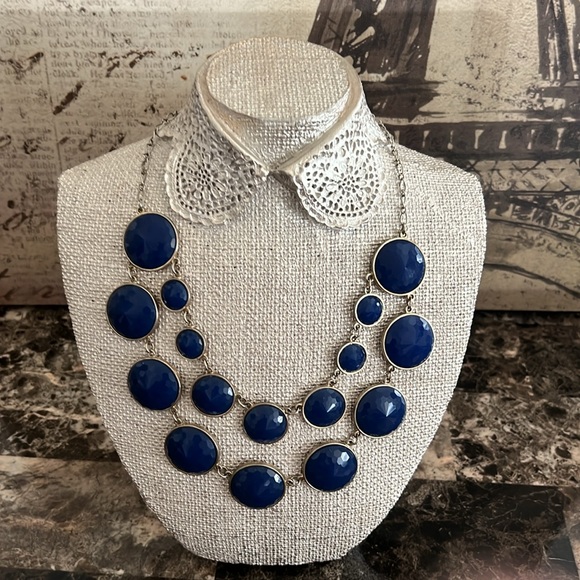 Elegant Blue Statement Necklace EUC - Picture 3 of 9